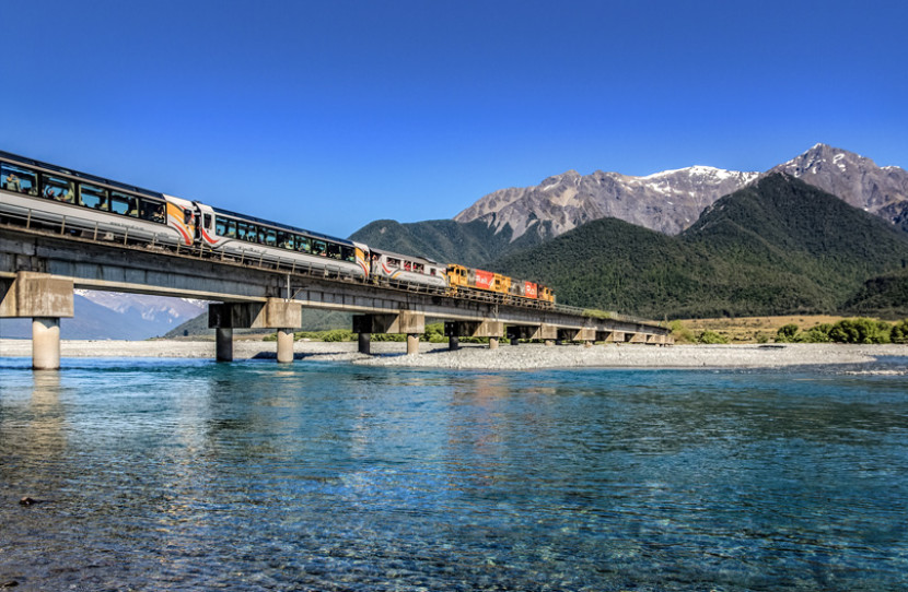 UA Crew - Arthurs Pass & Castle Hill via Train or Road - 07:30am 