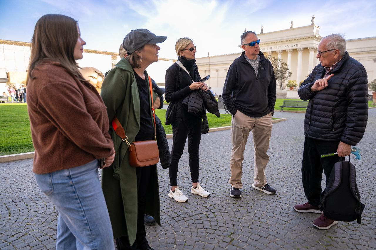 Rome: Fast Track Entrance to the Vatican Museums and the Sistine Chapel Guided Tour