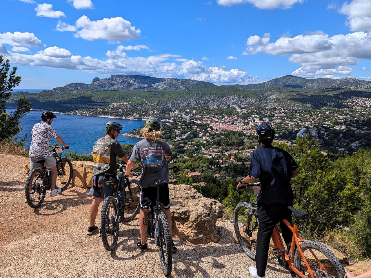 Tour exclusif  "Easy Cassis" en VTT electrique jusqu'a 9 personnes - Private Mountain Bike Tour near Cassis