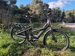 Location cargo electrique longtail - Cassis - E-cargo longtail bike rental (avec ou sans pack guide virtuel)