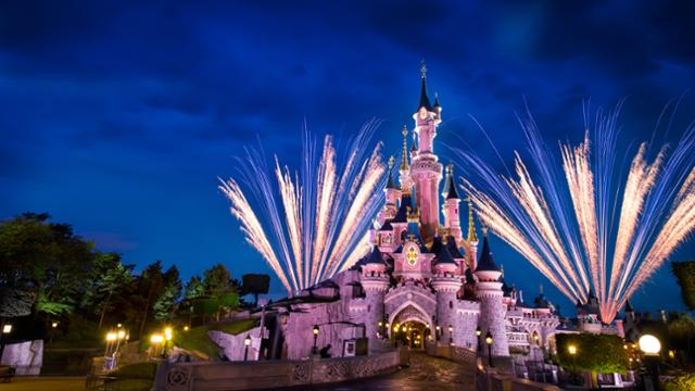 Disneyland Paris - Travel - Holiday