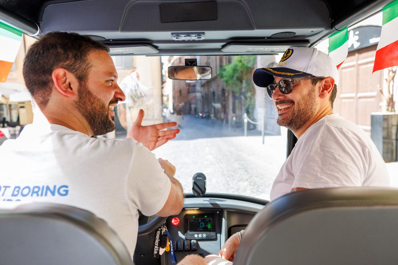 Rome: Fun Golf Cart Tour with Music and Gelato