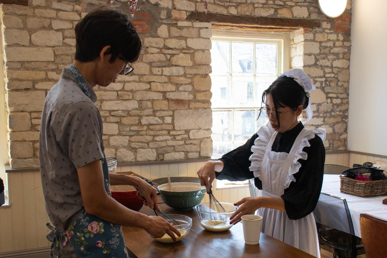 Cotswolds Christmas Baking Workshop in Burford