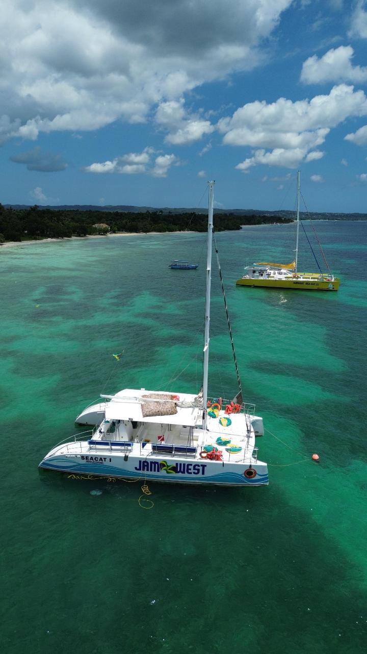LUCEA - Jamwest Beach Catamaran 