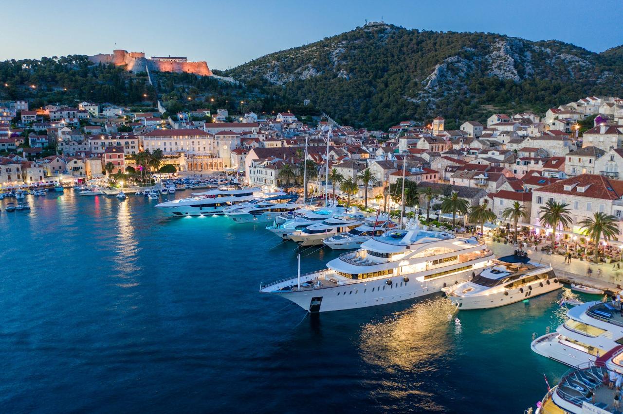 Croatia’s South Dalmatia Islands Yacht & Yoga Tour: Trogir - Trogir