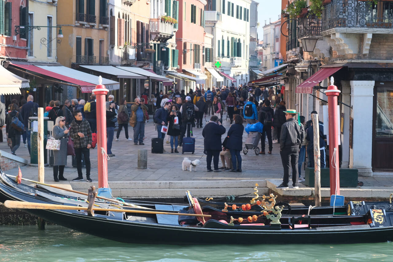 60 min P.Roma - Private Gondola Tour 2