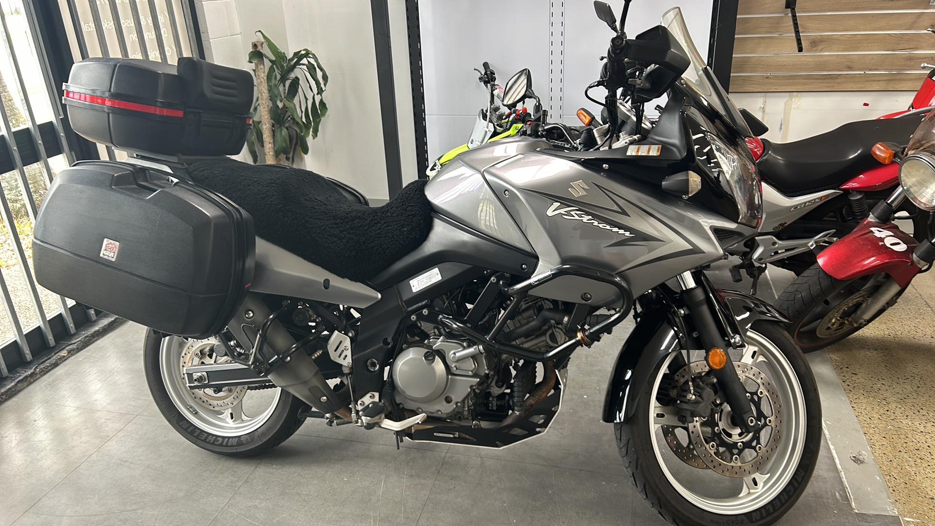 Natural Arch - Guided Motorcycle Tour