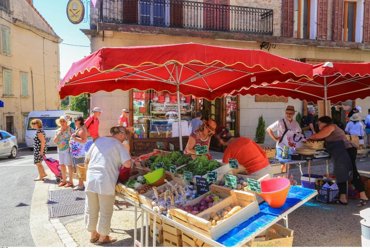 Markets and baskets