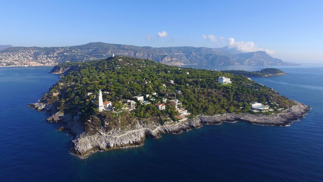 Explorez de la presqu'île Saint-Jean-Cap-Ferrat avec escale