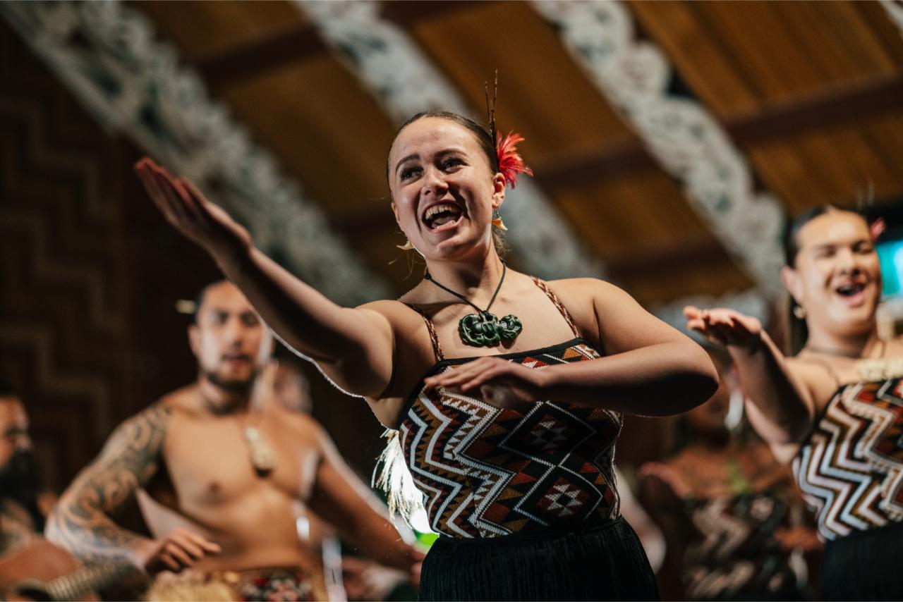 From Auckland: Rotorua Te Puia with Redwoods, Haka and Hangi Buffet Lunch