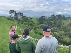  From Auckland: Hobbiton Movie Set & Waitomo Caves Small Group Tour