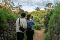 Hobbiton Movie Set Early Start - Guided Tour from Auckland