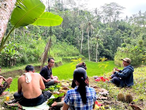 wild trekking survival cooking demo clas