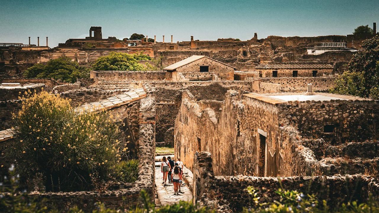 Pompeii: Skip-the-Line Entry Ticket and App Audio Guide without Suburban Villas 