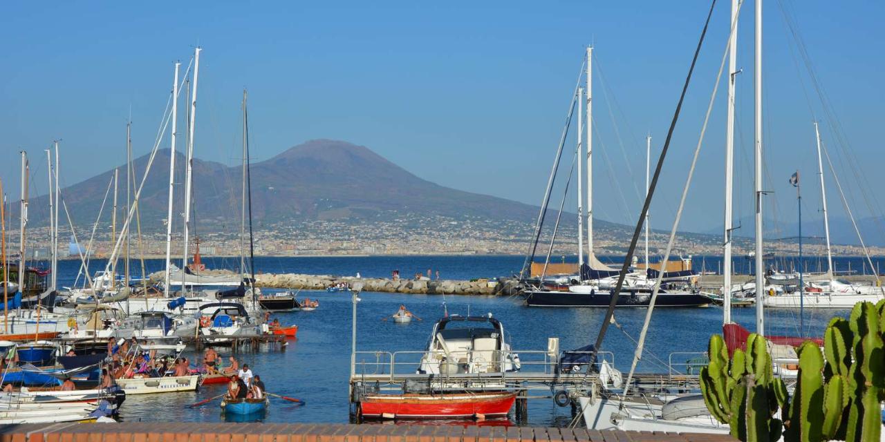 Naples: daily/weekly transport ticket, map and audio guide