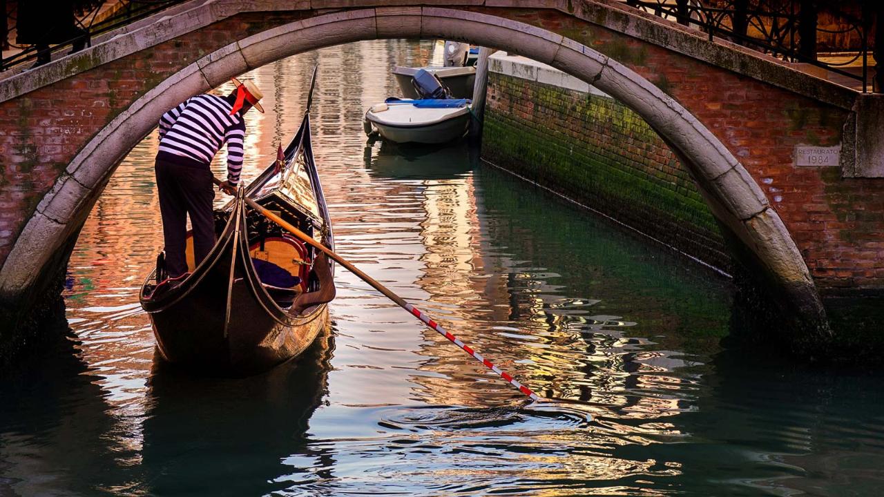 Venice: Gondola Ride