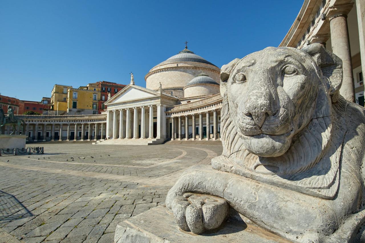 Naples Walking Tour: The Monumental Zone