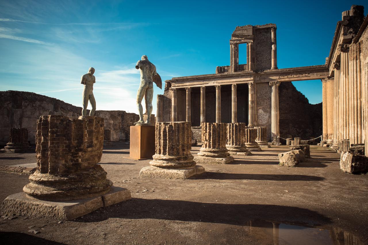 Discover Pompeii: Walking Tour through the Buried City