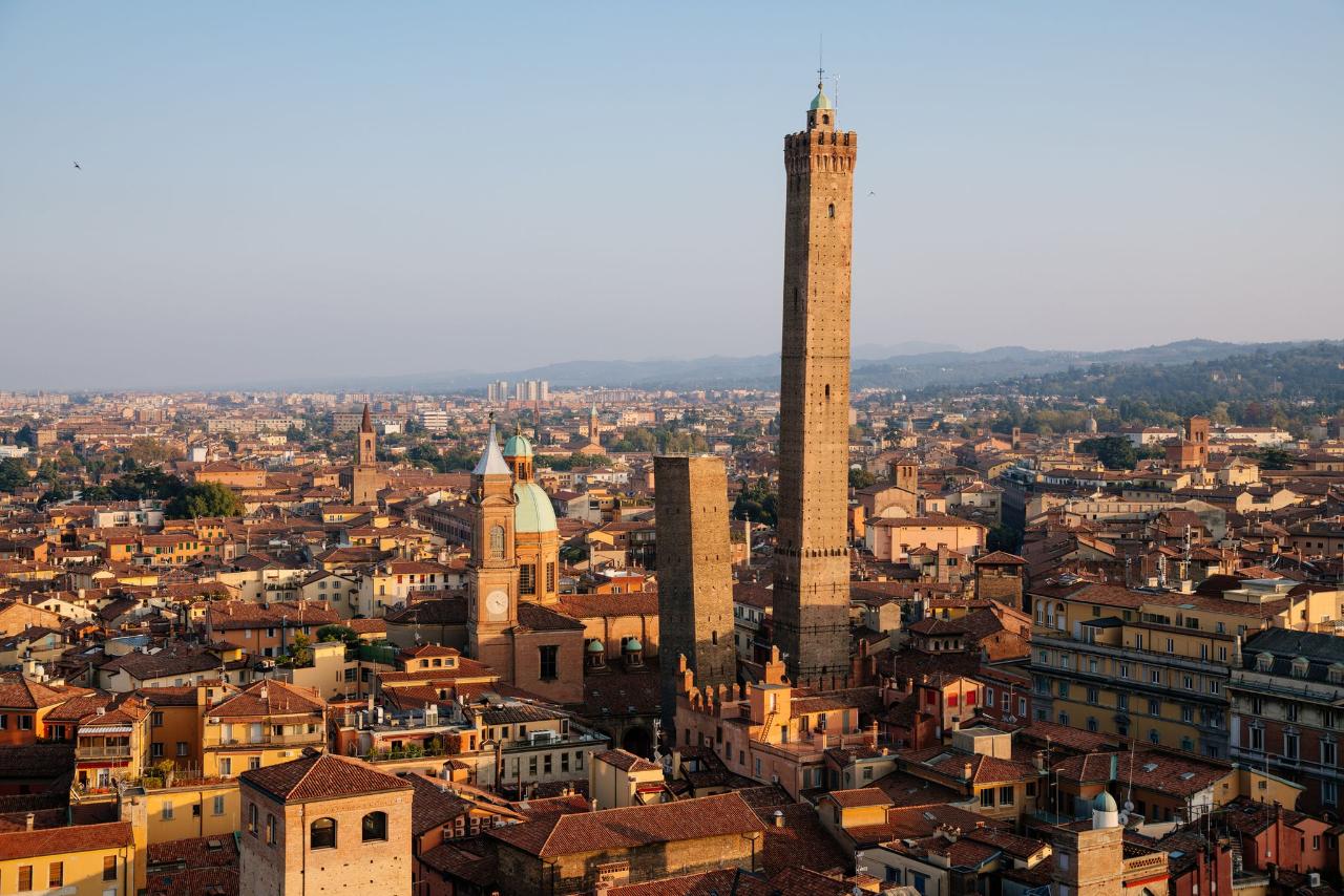 Bologna Walking Group Tour