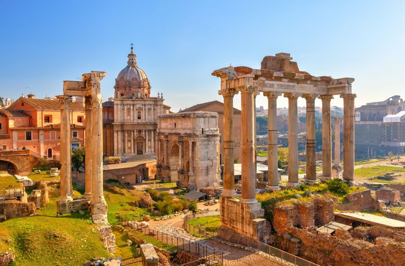 Exterior Tour of the Colosseum, Roman Forum and Trajan's Market