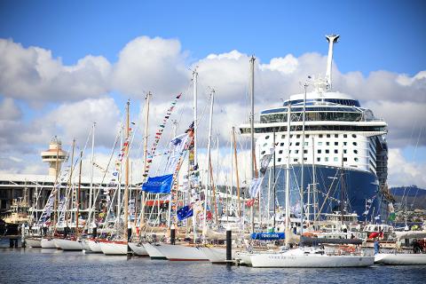 Cruise_Ships_Tasmania