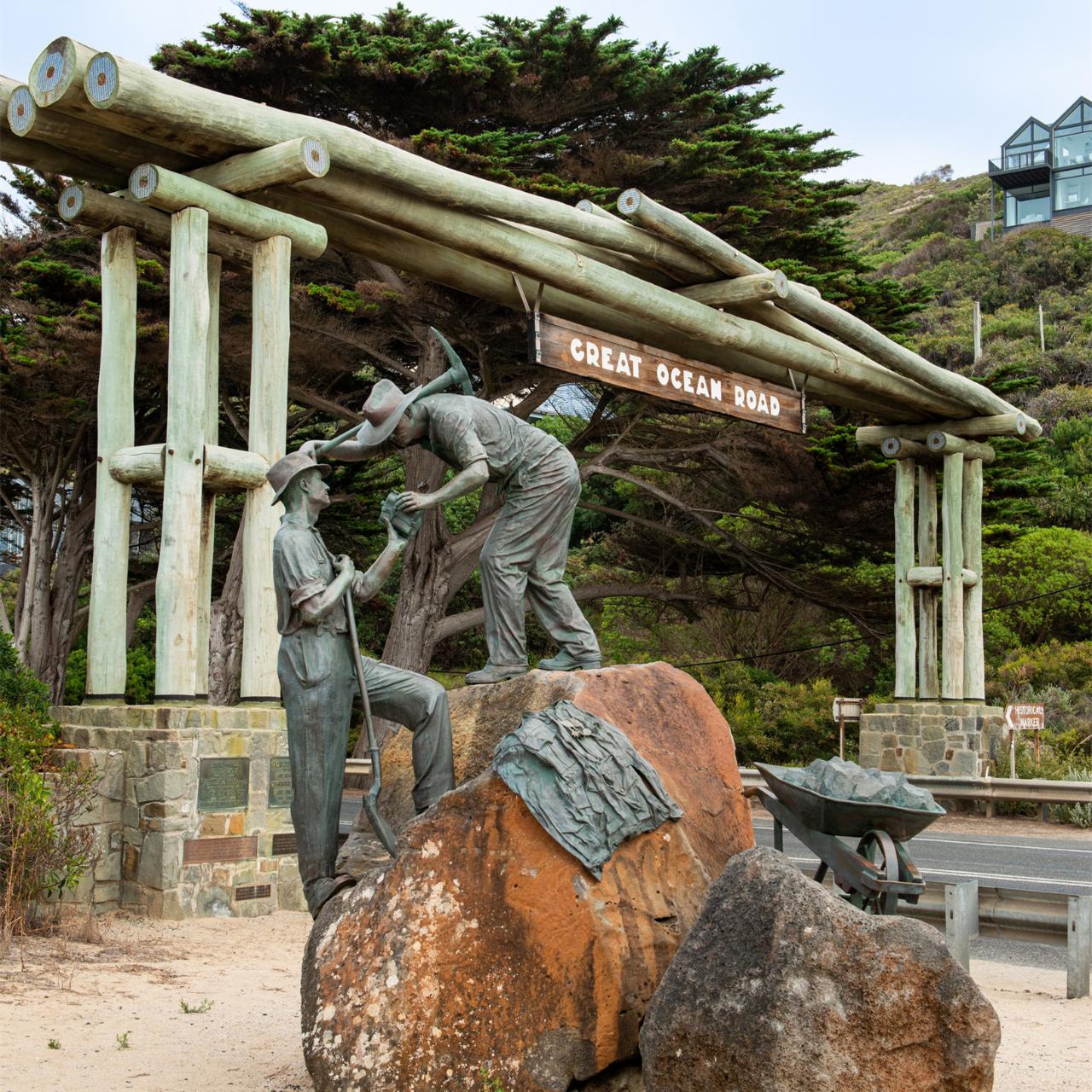 Chinese Guide-Melbourne:  Great Ocean Road Reverse Trip Full Day Tour