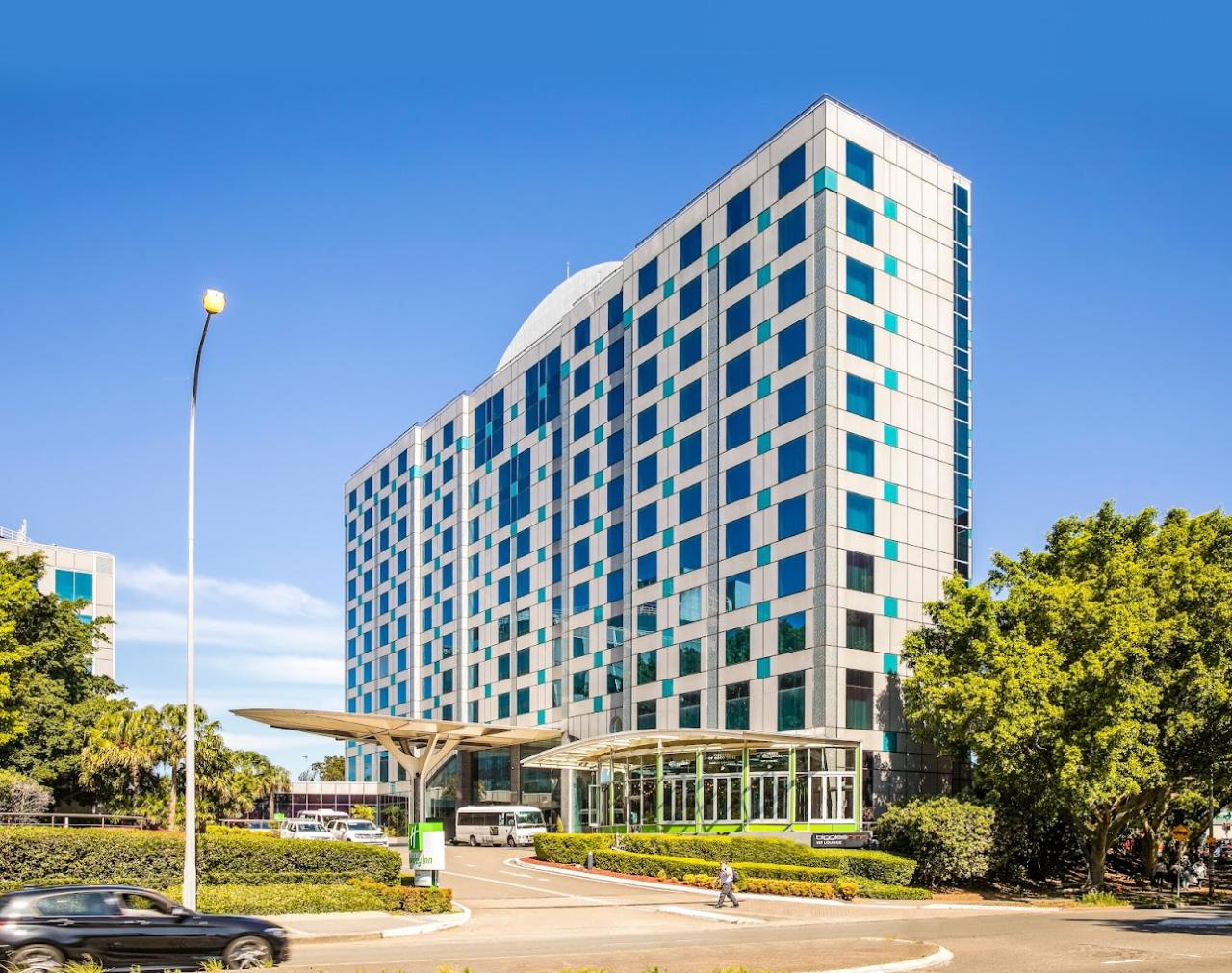 Darling Harbour to Holiday Inn Mascot