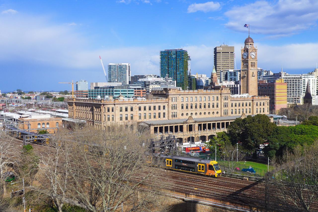 Novotel Sydney International Airport to Central Station 