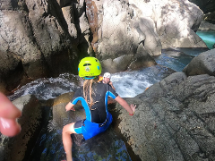 Bouillante : Canyoning débutants et familles pour tous les niveaux