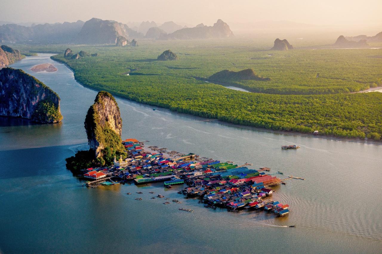 Khao Sok : Phang Nga Bay & James Bond Island by Longtail Boat (Private)