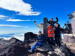 MT. FUJI CLIMB (2-DAY HIKE) | 富士登山ツアー (1泊2日)