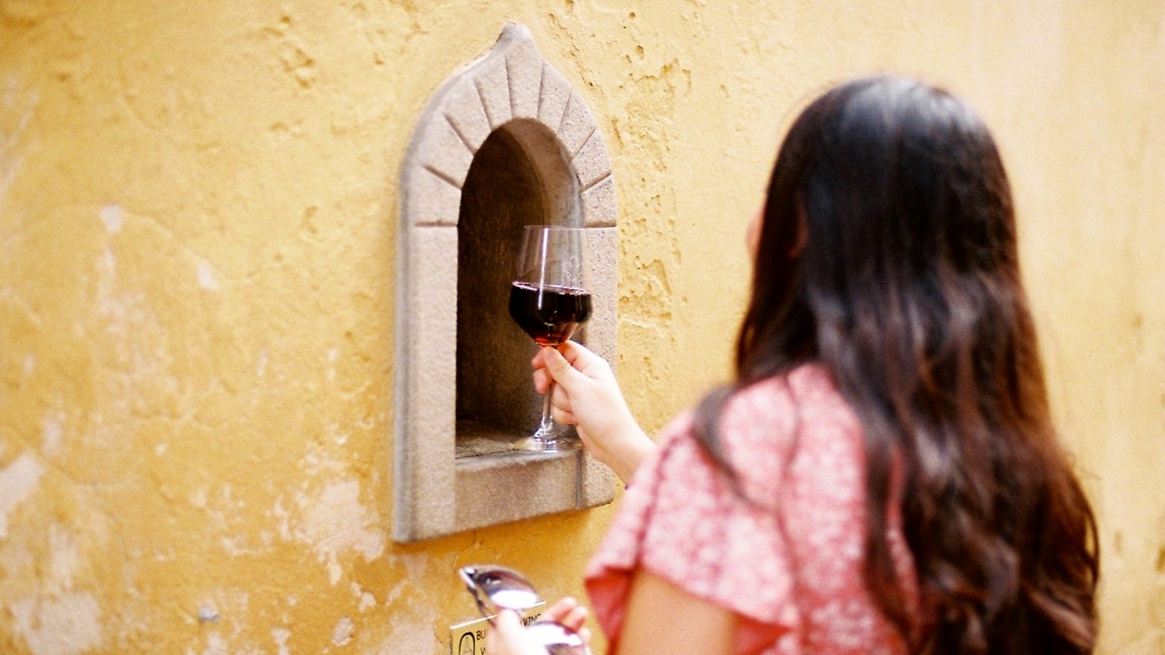 Food tour "Taste of Florence": Local breakfast, Market Tour, Wine Window Sip and cheese tasting