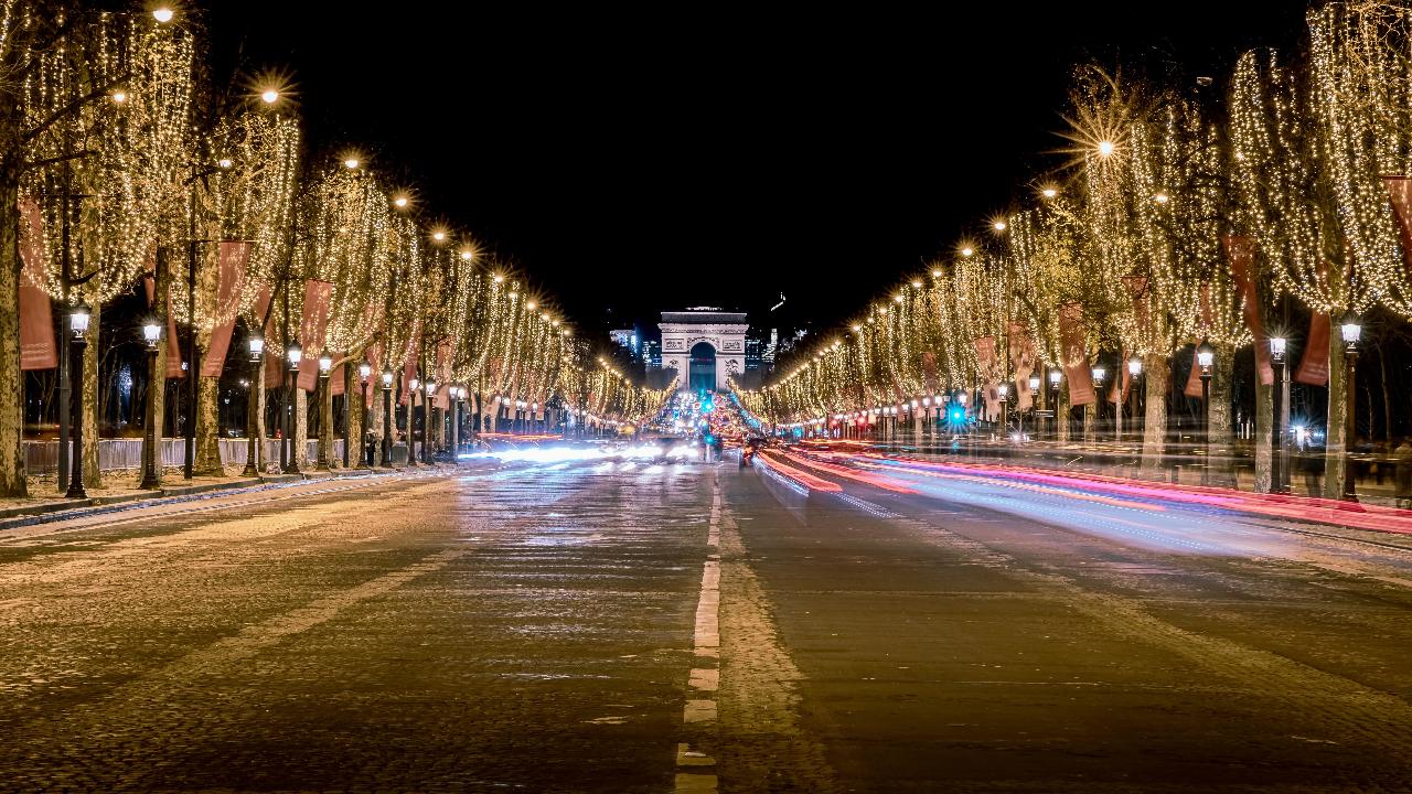 Paris Christmas Lights & Stories with Tastings on Champs-Élysées