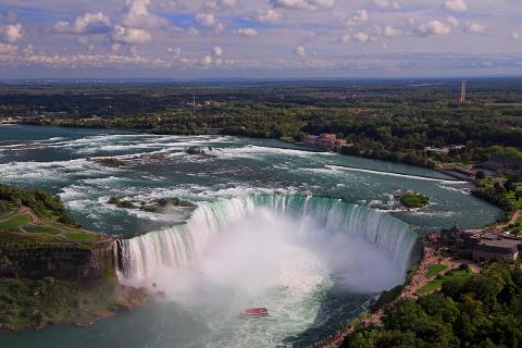 Markham To Niagara Falls Small Group Private Tour (1-10 people)