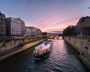 One Perfect Day in Paris: Eiffel Tower Lunch, Seine Cruise & Louvre Wonders