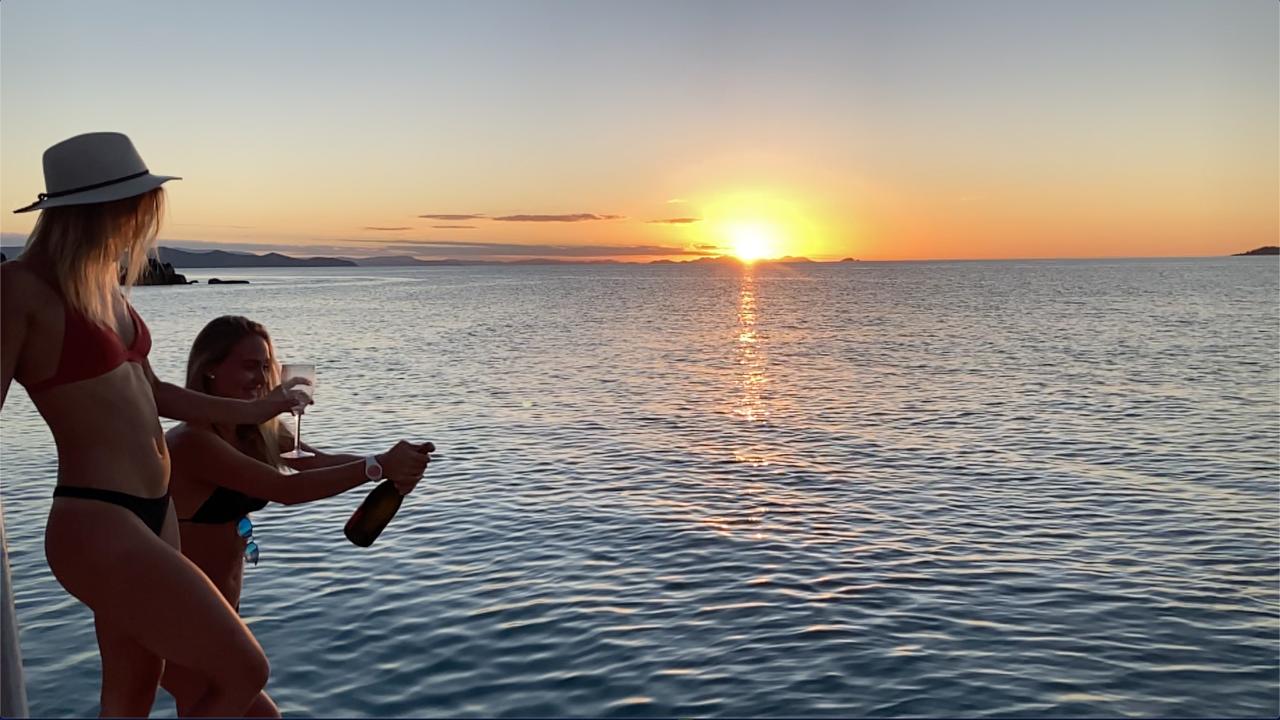 Airlie Beach Express - Sunset private cruise!