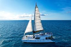 A Whitsunday Islands Sail, SUP & Snorkel Day Tour- Premium NEWEST Whitsundays Day Tour!