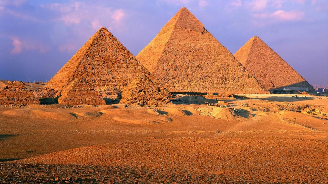 Half-Day Group Tour of the Giza Pyramids and Sphinx