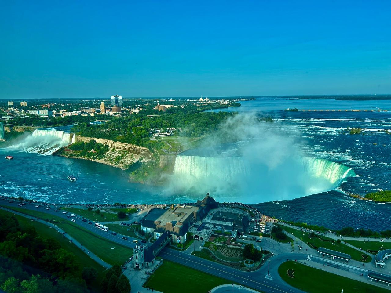 Niagara Falls Canada Private Day and Night Combo Tour
