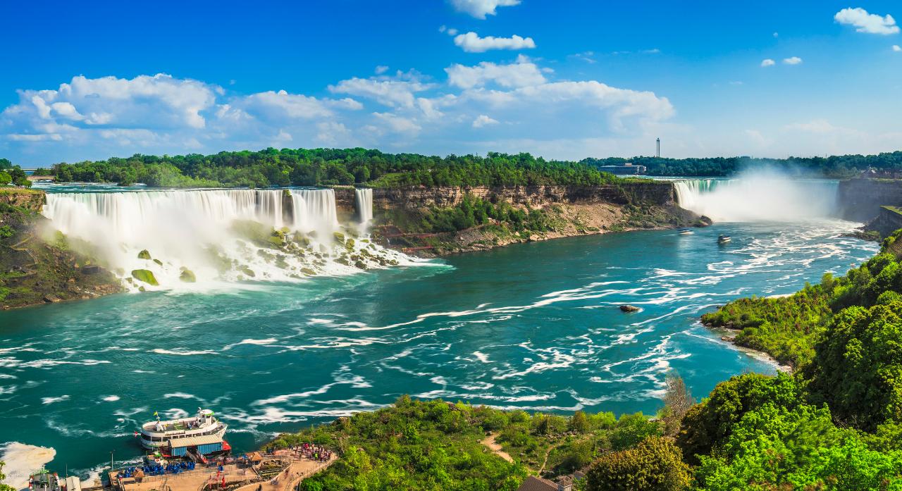 Power Station Light Show & Private Niagara Falls Night Tour