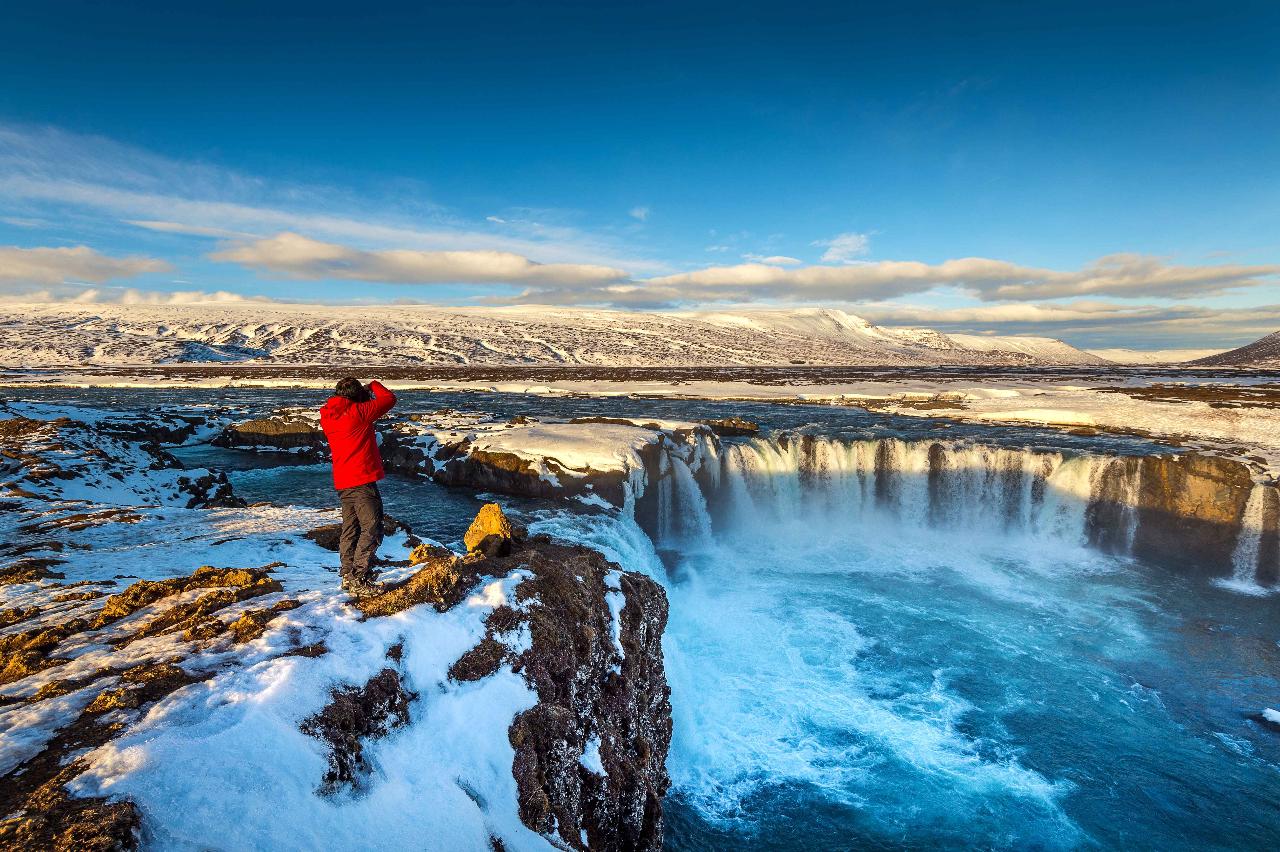 Scarborough To Niagara Falls Small Group Custom Tour (1-6-people)