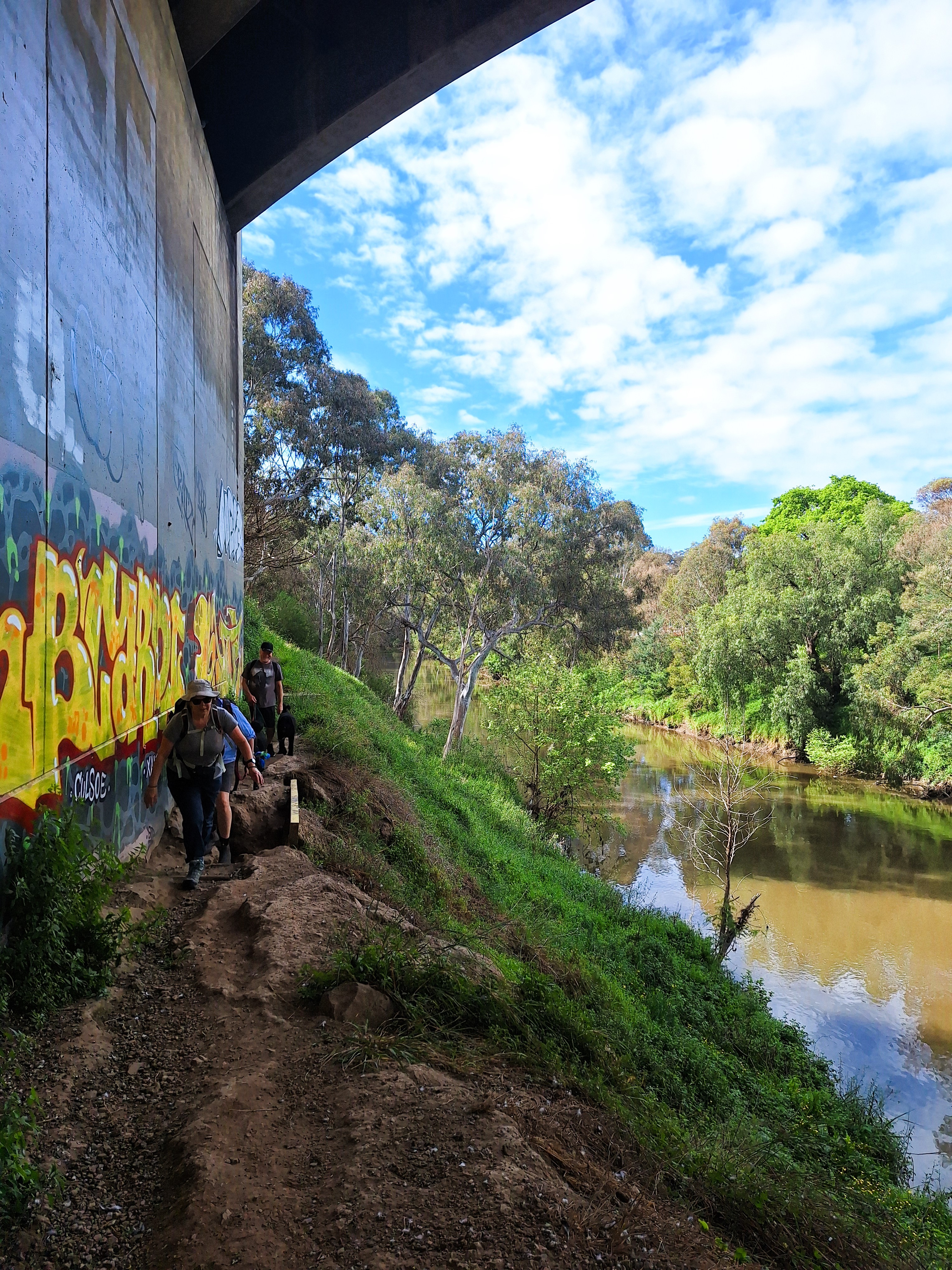 Melbourne Tour: Walk the Yarra to the Heritage Abbotsford Convent