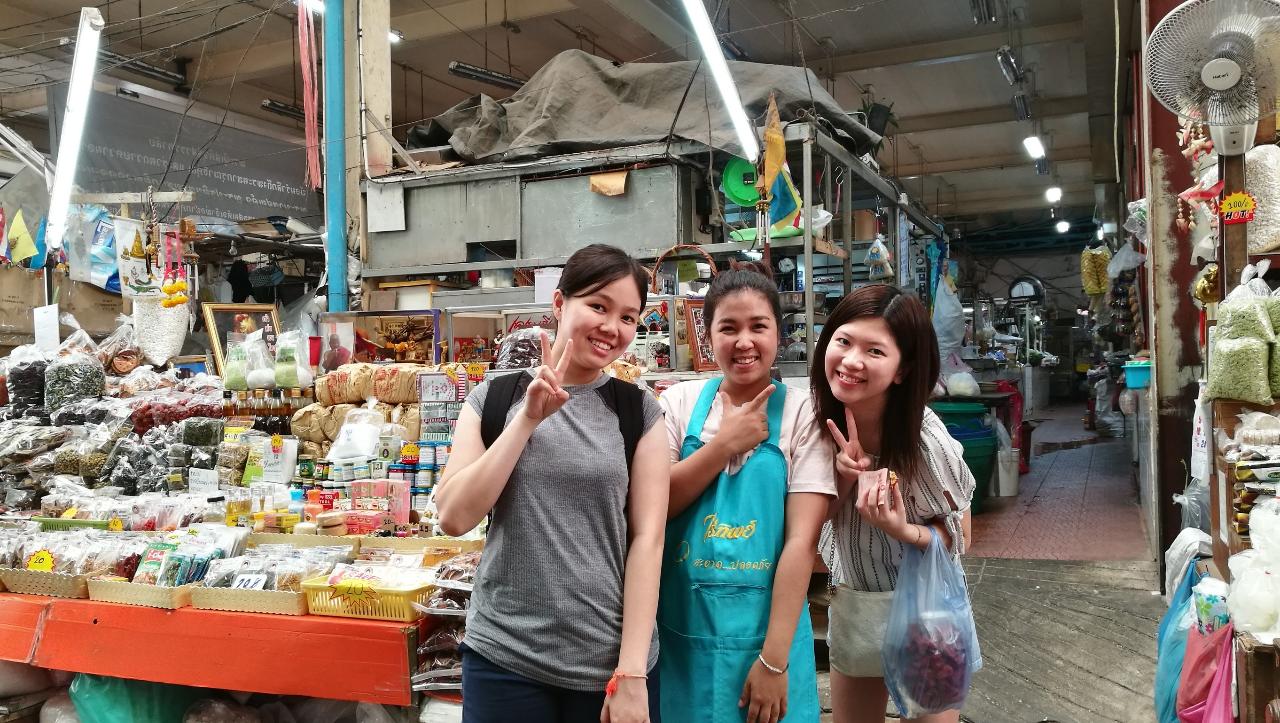 Snacks, Markets & More Tour - The Flower Market to Chinatown