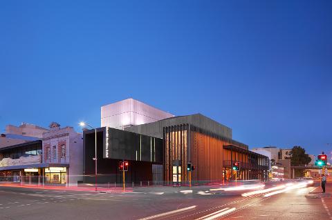 5de74377c635416997de06931af6ade0Heath_Ledger_Centre