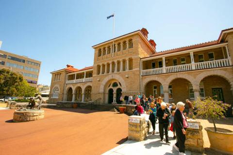 Perth City & Fremantle – 8-Hour Private Chauffeured Tour