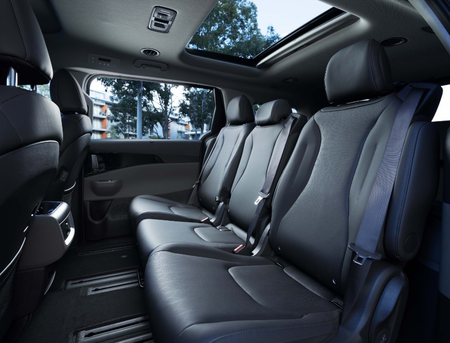 4 Hour Unlimited kms  Private Driver (1-7 People)