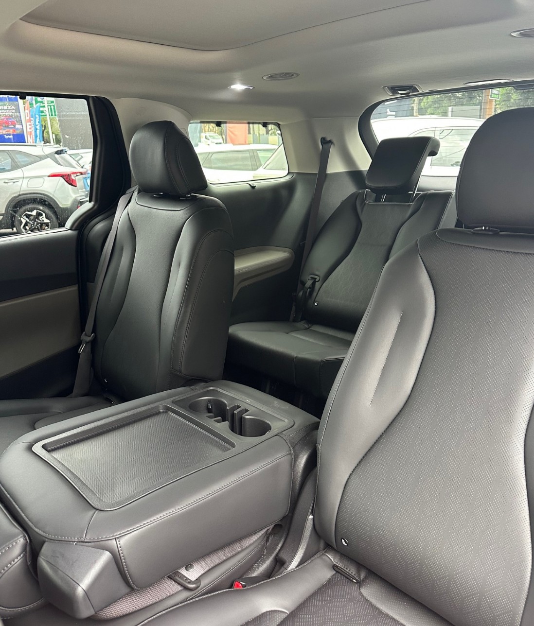 4 Hour Unlimited kms  Private Driver (1-7 People)