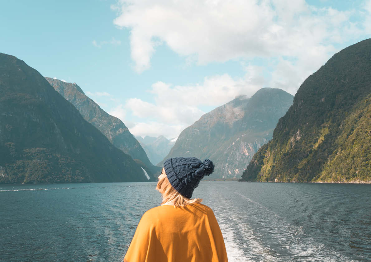 Milford Sound Small Group Tour, Cruise & Picnic Lunch – From Queenstown