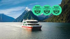 Milford Sound Tour: Coach & Cruise incl. Picnic lunch