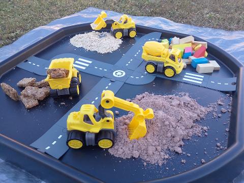 Sensory/messy play - Little Explorers